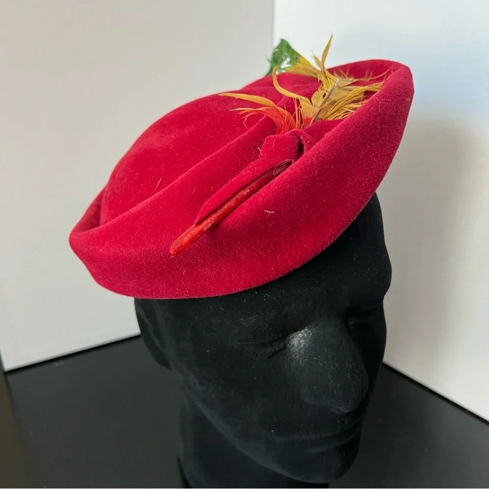 Vintage Alice May Women's Red Wool and Feather Beret‎